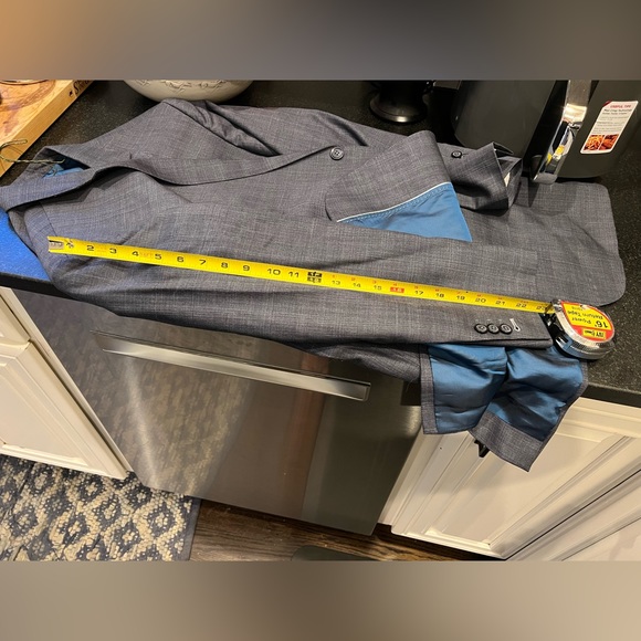 Men’s excellent condition grey check suit; flat front pant - Picture 8 of 8